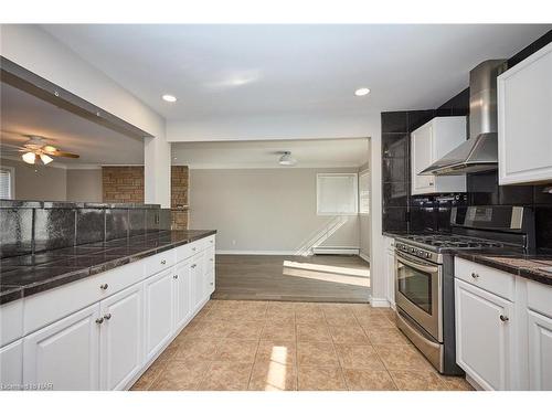 1-66 Bardol Avenue, Fort Erie, ON - Indoor Photo Showing Kitchen