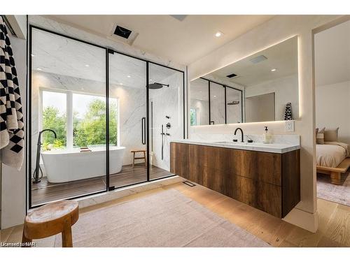 3551 Cardinal Drive, Niagara Falls, ON - Indoor Photo Showing Bathroom