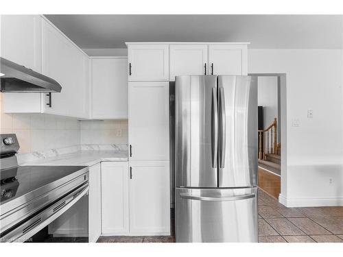 3387 Cardinal Drive, Niagara Falls, ON - Indoor Photo Showing Kitchen With Stainless Steel Kitchen