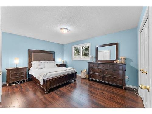 3387 Cardinal Drive, Niagara Falls, ON - Indoor Photo Showing Bedroom