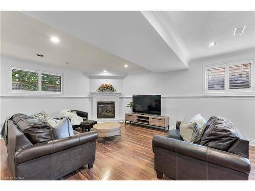 3387 Cardinal Drive, Niagara Falls, ON - Indoor Photo Showing Living Room With Fireplace