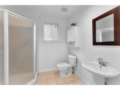 3387 Cardinal Drive, Niagara Falls, ON - Indoor Photo Showing Bathroom