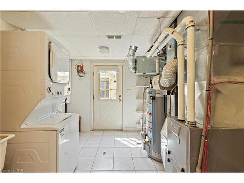 12 Firelane 13A Lane, Niagara-On-The-Lake, ON - Indoor Photo Showing Laundry Room