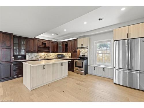 12 Firelane 13A Lane, Niagara-On-The-Lake, ON - Indoor Photo Showing Kitchen With Upgraded Kitchen