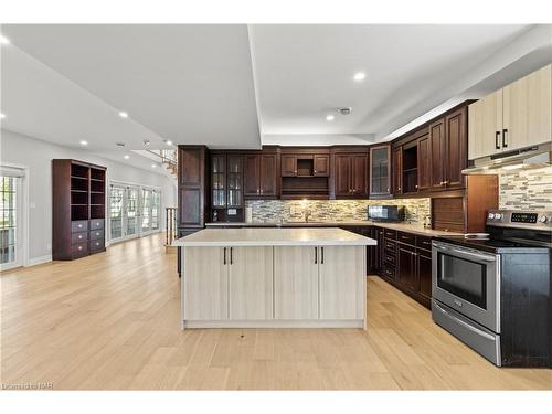 12 Firelane 13A Lane, Niagara-On-The-Lake, ON - Indoor Photo Showing Kitchen With Upgraded Kitchen