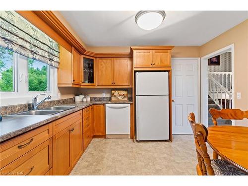 11676 Burnaby Road, Wainfleet, ON - Indoor Photo Showing Kitchen With Double Sink
