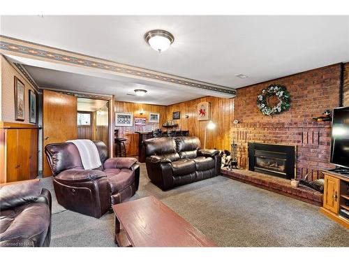 11676 Burnaby Road, Wainfleet, ON - Indoor Photo Showing Living Room With Fireplace