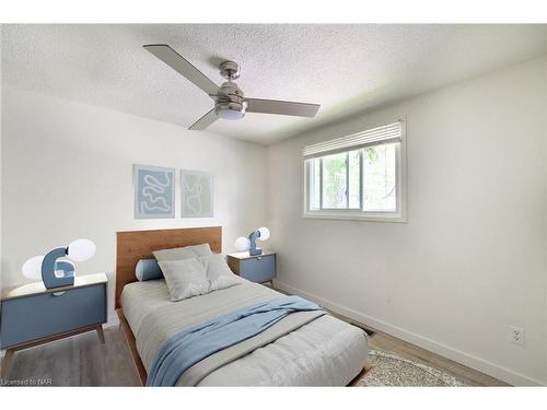 17-3322 Addison Avenue, Niagara Falls, ON - Indoor Photo Showing Bedroom