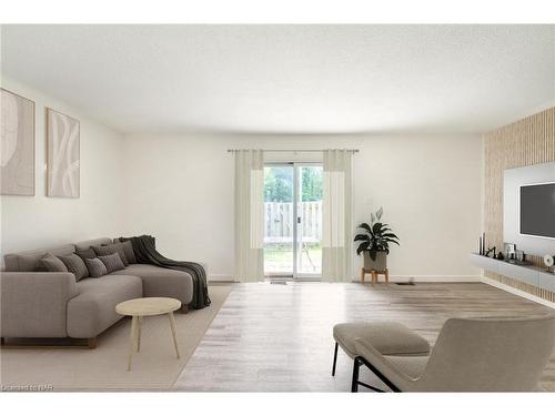 17-3322 Addison Avenue, Niagara Falls, ON - Indoor Photo Showing Living Room