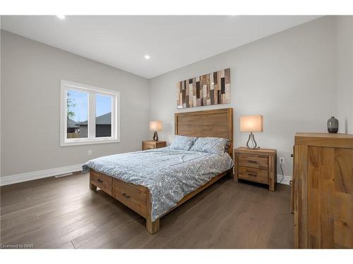 740 Clarence Street, Port Colborne, ON - Indoor Photo Showing Bedroom