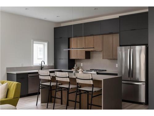 17 Butternut Crescent, Ridgeway, ON - Indoor Photo Showing Kitchen With Upgraded Kitchen