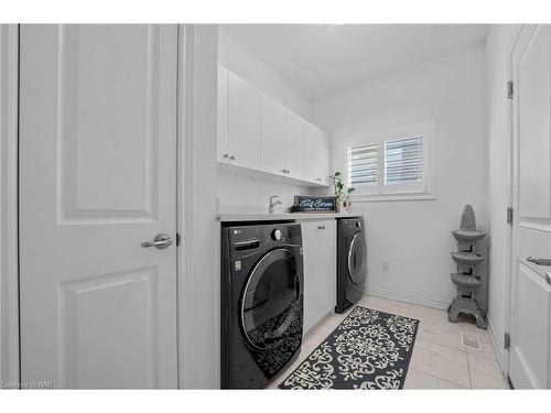 4363 Willick Road, Niagara Falls, ON - Indoor Photo Showing Laundry Room