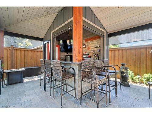 10 Meadowbrook Lane, Pelham, ON - Outdoor With Deck Patio Veranda