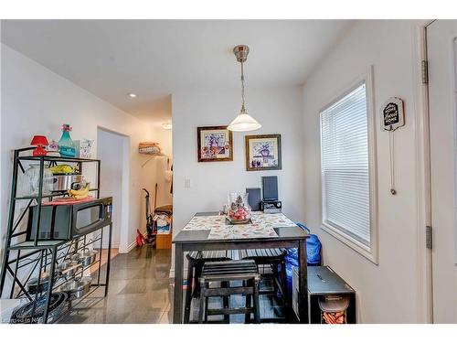 4794 St. Lawrence Avenue, Niagara Falls, ON - Indoor Photo Showing Dining Room