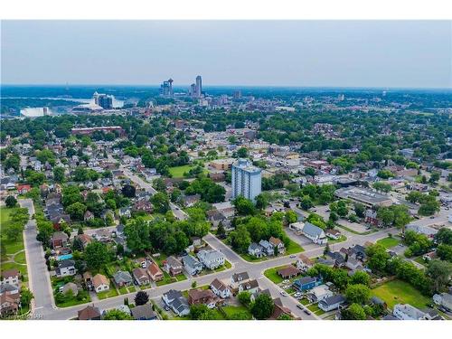4794 St. Lawrence Avenue, Niagara Falls, ON - Outdoor With View