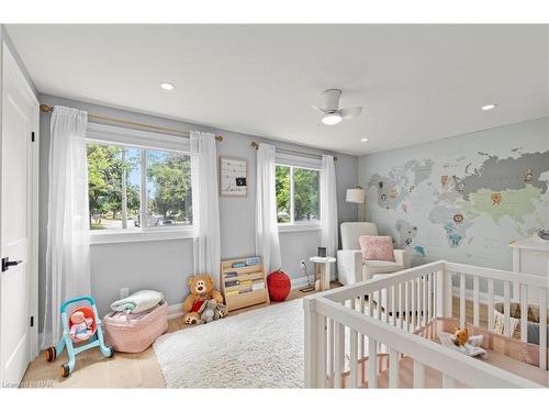 28 Neptune Drive, St. Catharines, ON - Indoor Photo Showing Bedroom