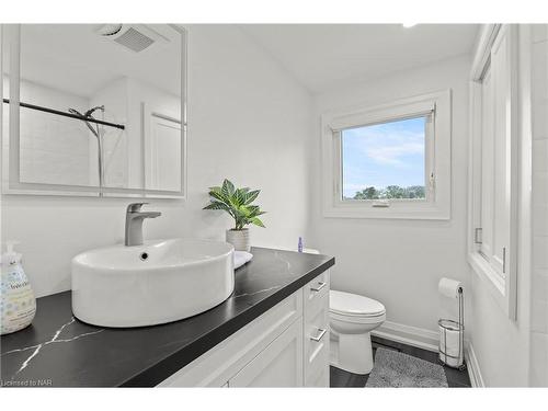 28 Neptune Drive, St. Catharines, ON - Indoor Photo Showing Bathroom