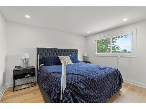 28 Neptune Drive, St. Catharines, ON - Indoor Photo Showing Bedroom