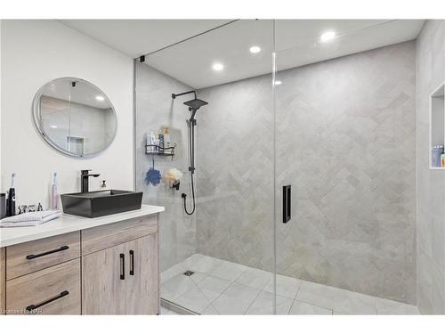 28 Neptune Drive, St. Catharines, ON - Indoor Photo Showing Bathroom