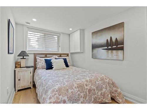 28 Neptune Drive, St. Catharines, ON - Indoor Photo Showing Bedroom