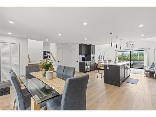 28 Neptune Drive, St. Catharines, ON - Indoor Photo Showing Dining Room