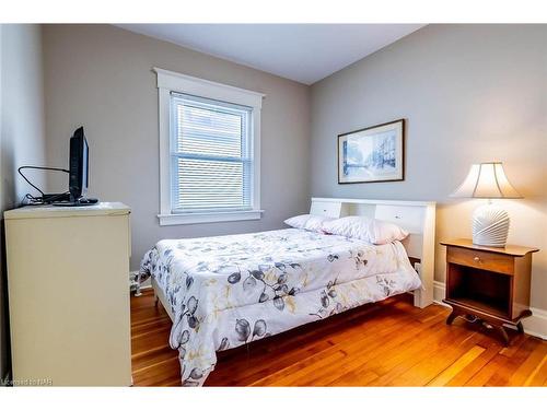 9 Water Street, St. Catharines, ON - Indoor Photo Showing Bedroom