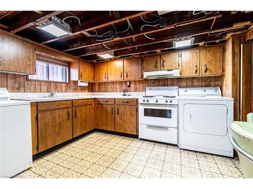 9 Water Street, St. Catharines, ON - Indoor Photo Showing Laundry Room