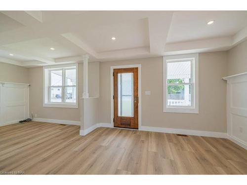 4182 Fly Road, Lincoln, ON - Indoor Photo Showing Other Room