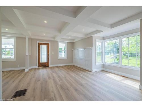 4182 Fly Road, Lincoln, ON - Indoor Photo Showing Other Room