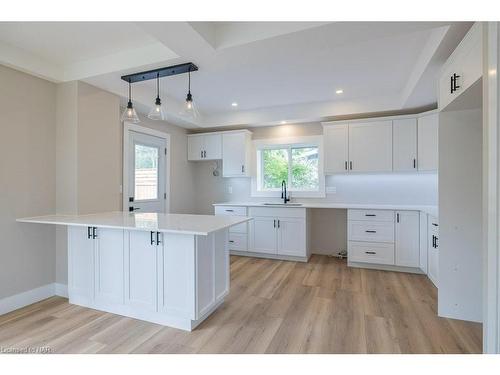 4182 Fly Road, Lincoln, ON - Indoor Photo Showing Kitchen