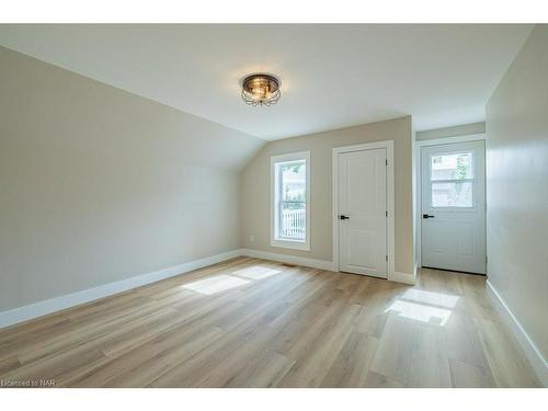 4182 Fly Road, Lincoln, ON - Indoor Photo Showing Other Room