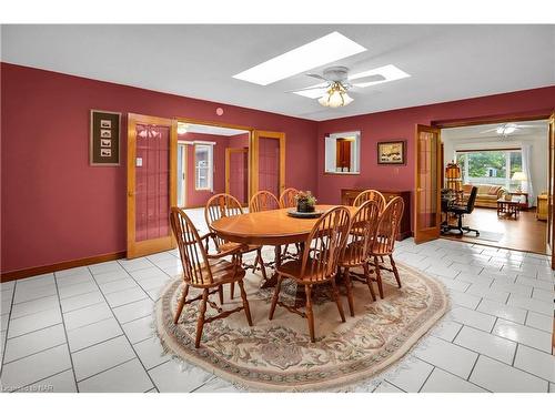 16 Dobbie Road, Thorold, ON - Indoor Photo Showing Dining Room