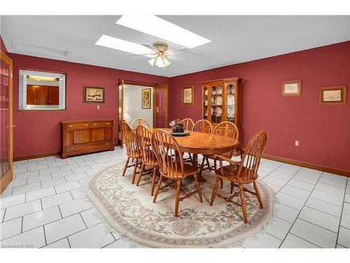 16 Dobbie Road, Thorold, ON - Indoor Photo Showing Dining Room