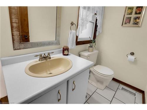 16 Dobbie Road, Thorold, ON - Indoor Photo Showing Bathroom