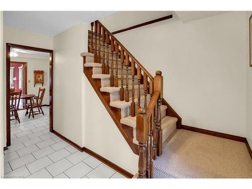 16 Dobbie Road, Thorold, ON - Indoor Photo Showing Other Room