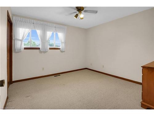 16 Dobbie Road, Thorold, ON - Indoor Photo Showing Other Room