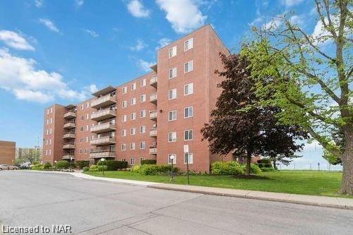 307-264 Grantham Avenue, St. Catharines, ON - Outdoor With Balcony With Facade