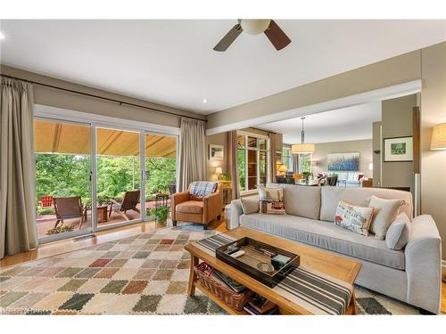 240 Riverview Boulevard, St. Catharines, ON - Indoor Photo Showing Living Room