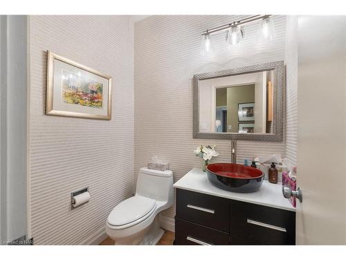 240 Riverview Boulevard, St. Catharines, ON - Indoor Photo Showing Bathroom