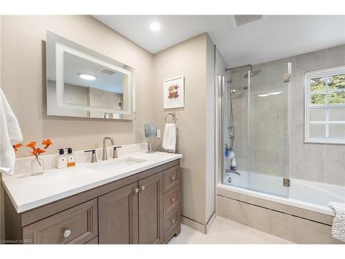240 Riverview Boulevard, St. Catharines, ON - Indoor Photo Showing Bathroom