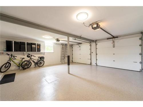 240 Riverview Boulevard, St. Catharines, ON - Indoor Photo Showing Garage