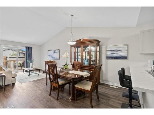 8 Hawthorn Avenue, Thorold, ON - Indoor Photo Showing Dining Room