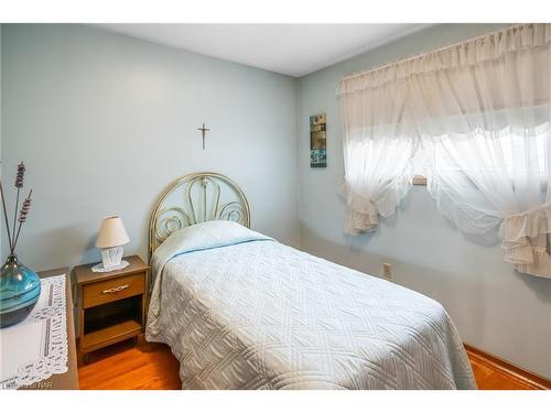 62 St George Street, St. Catharines, ON - Indoor Photo Showing Bedroom