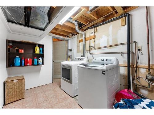 20 Buss Court, Thorold, ON - Indoor Photo Showing Laundry Room