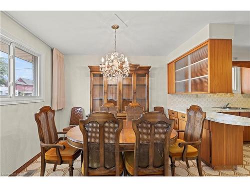 124 Tisdale Street N, Hamilton, ON - Indoor Photo Showing Dining Room