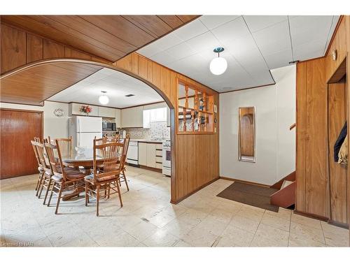 124 Tisdale Street N, Hamilton, ON - Indoor Photo Showing Dining Room