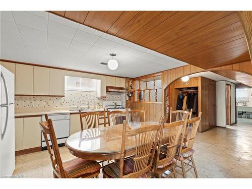 124 Tisdale Street N, Hamilton, ON - Indoor Photo Showing Dining Room