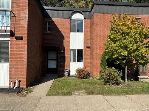 67-6476 Huggins Street, Niagara Falls, ON - Outdoor