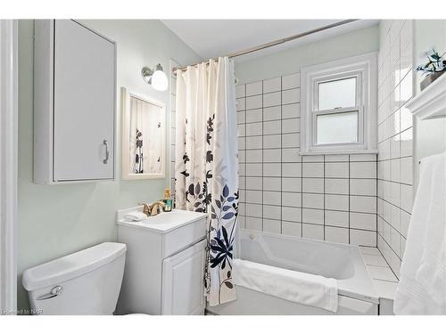 29 Doncaster Boulevard, St. Catharines, ON - Indoor Photo Showing Bathroom