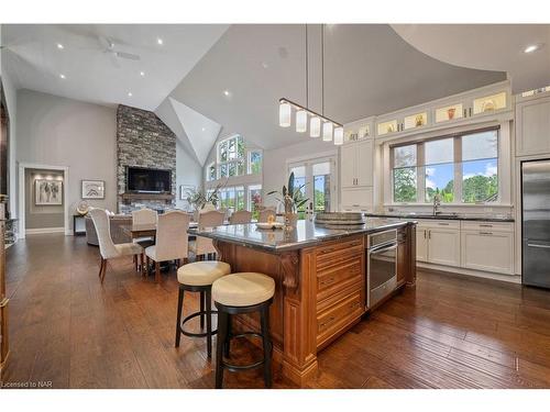 217 Concession 5 Road, Niagara-On-The-Lake, ON - Indoor Photo Showing Kitchen With Upgraded Kitchen